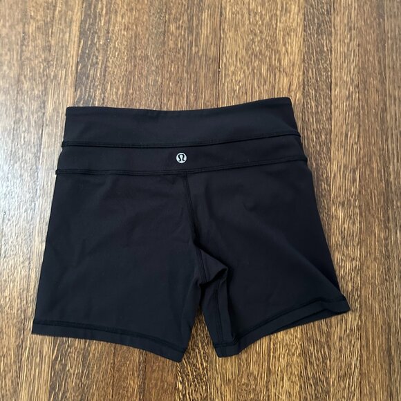 Lululemon black biker shorts size 4 - Picture 1 of 4